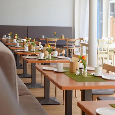 Spree-idyll מלון 3*